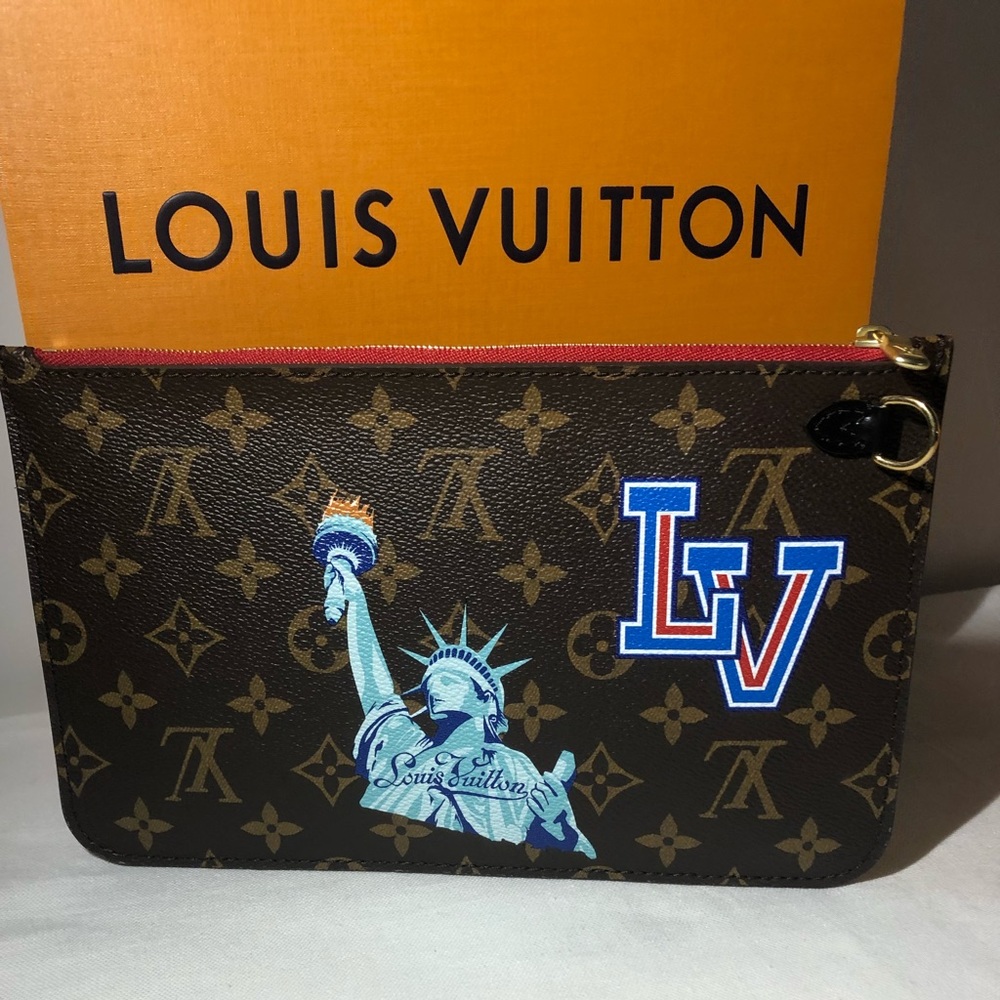Louis Vuitton Monogram Neverfull Pochette